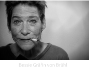 Bessie Bruehl /gallery HaPe Muff
